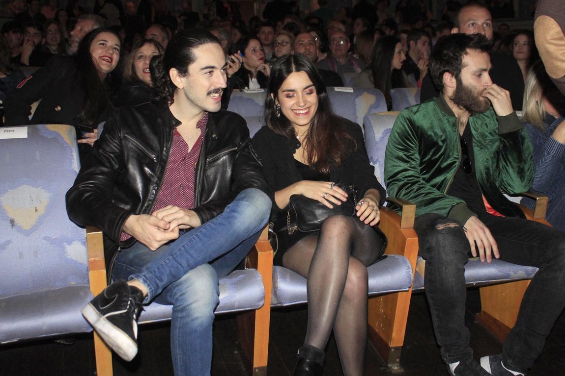 Antonio Crespo, a la izquiera, conocido como Josete, en Cuéntame. 