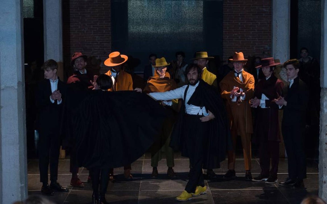 El desfile de Oteyza, en imágenes