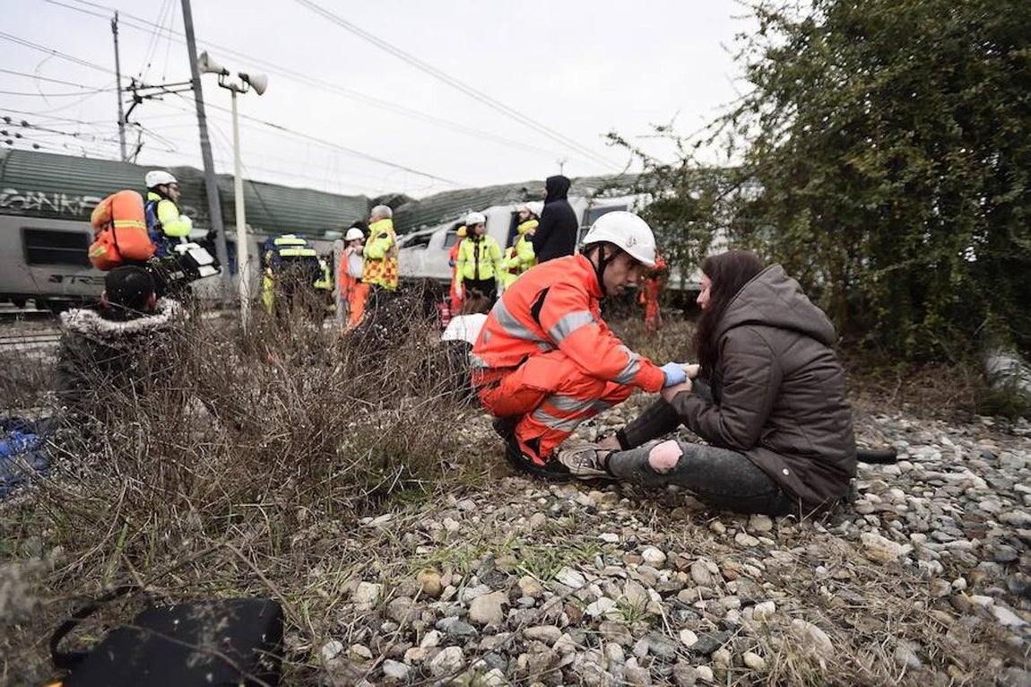En imágenes, el accidente de un tren en Italia deja tres muertos y más de cien heridos