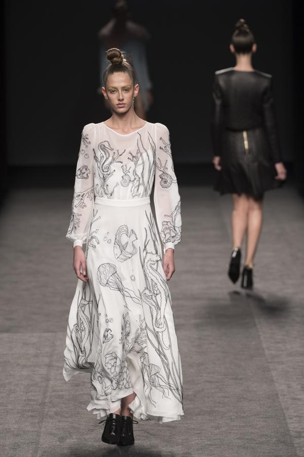 También el blanco, ya sea con estampado o combinando varios tejidos. 