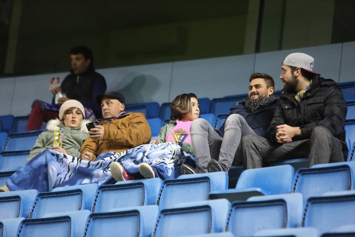 Búscate en el Cádiz-Lugo en las gradas de Carranza