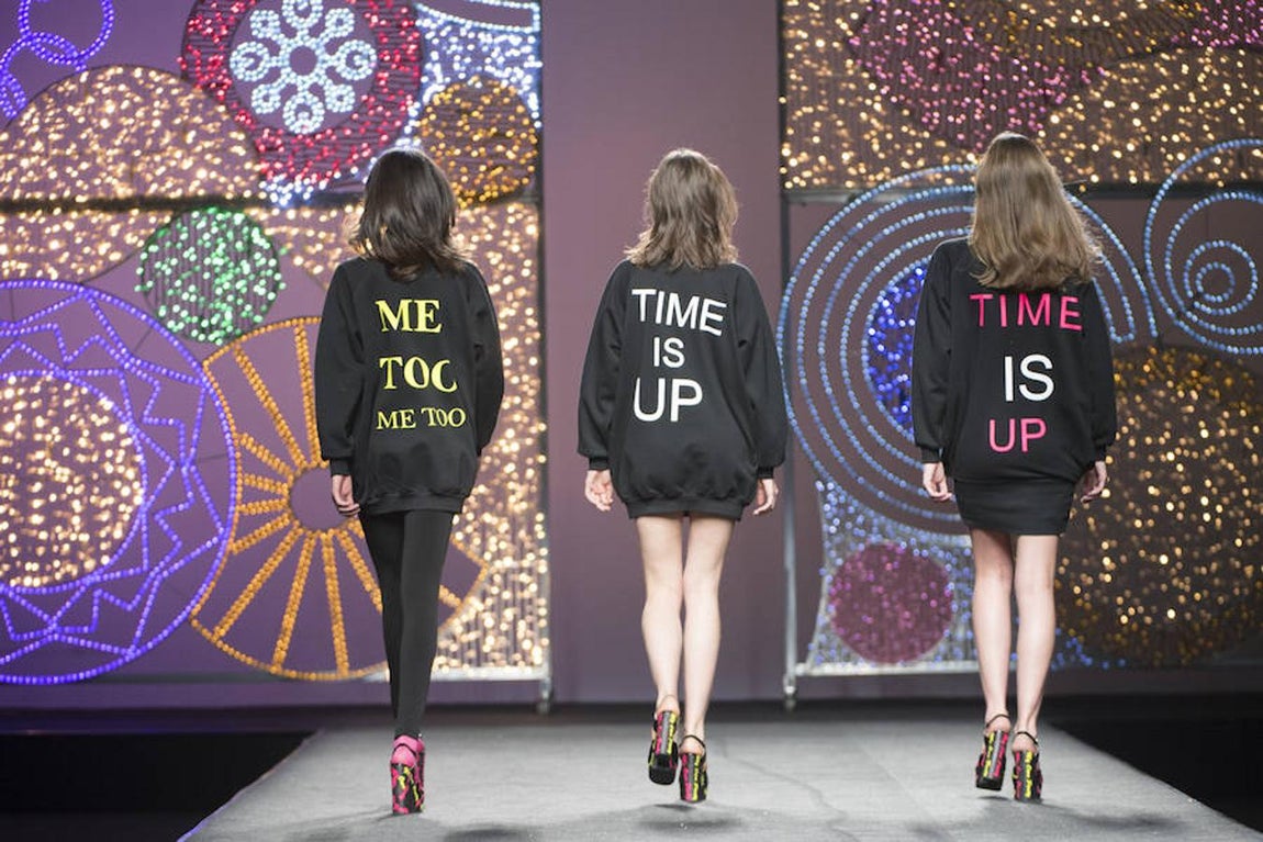 Basándose en la sastrería masculina, Juana Martín ha resuelto prendas femeninas. 