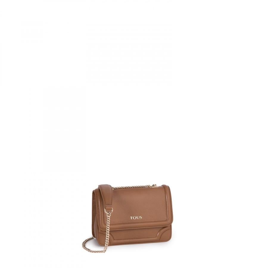 Tous. Bandolera pequeña Obraian de Piel en color camel. (Precio: De 145 a 87 euros)