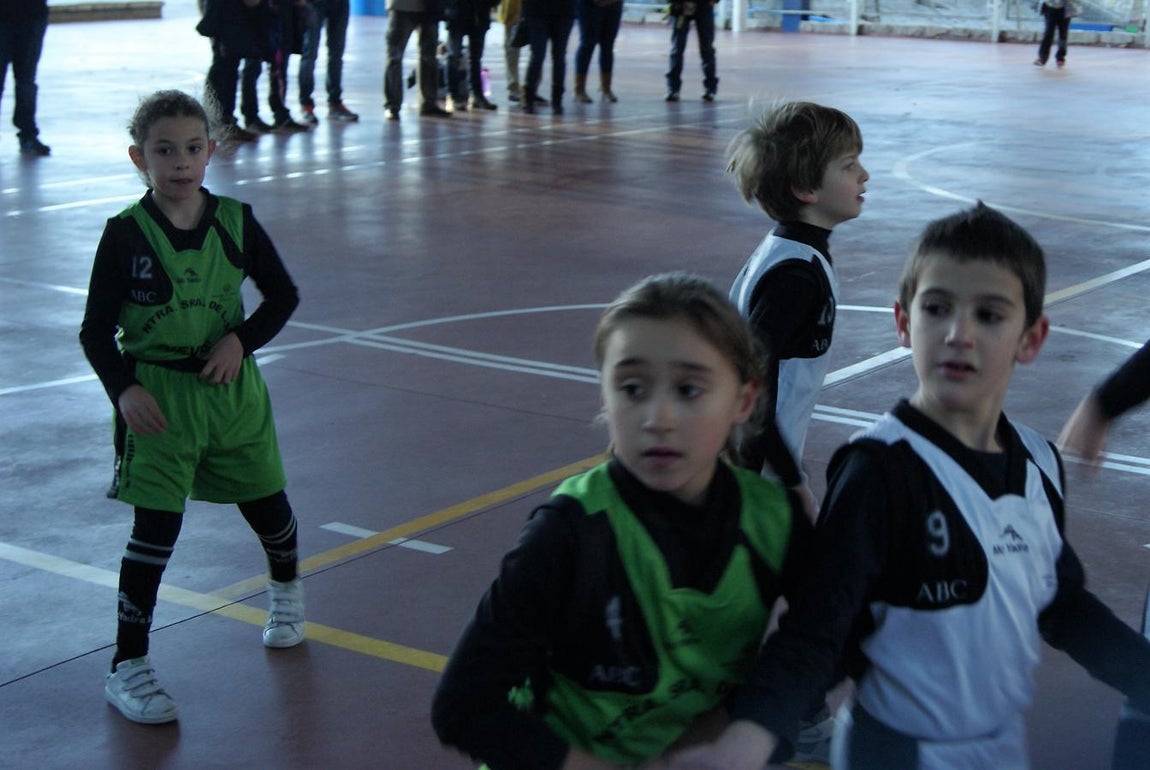 Las mejores imágenes del encuentro de baloncesto entre Virgen de Mirasierra “A” y Nuestra Señora de las Nieves