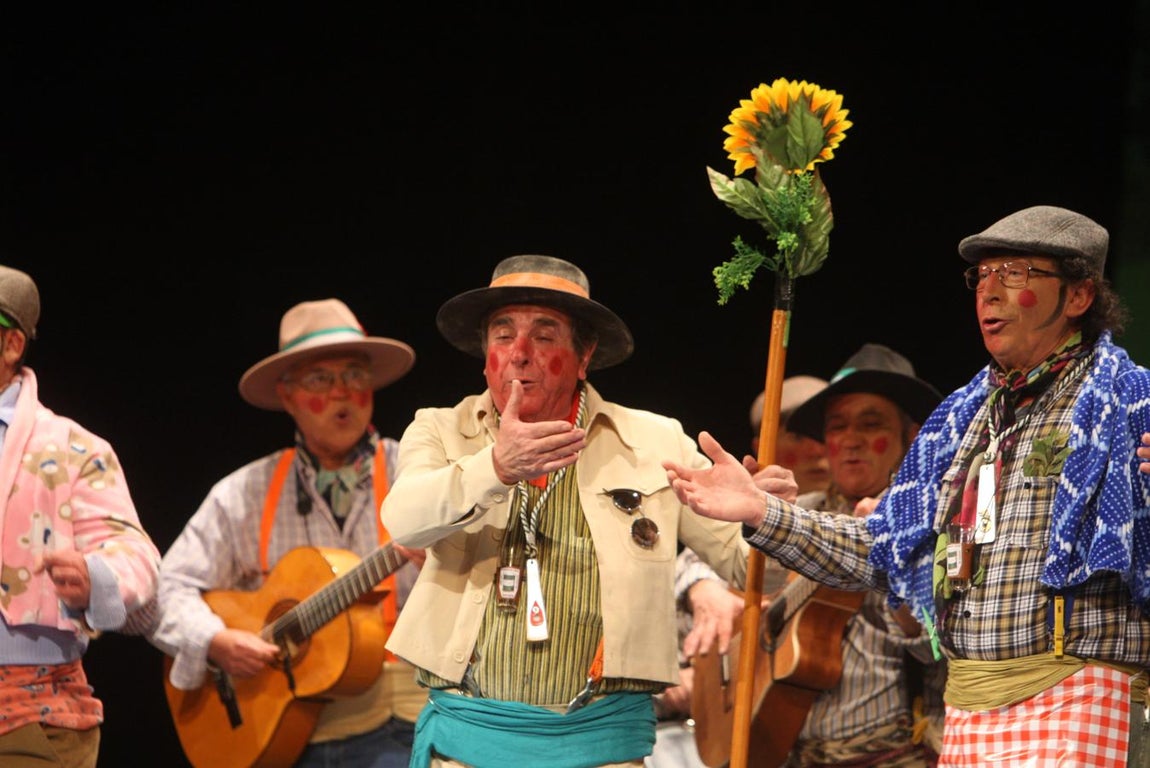 FOTOS: chirigota &#039;Los que vienen de vuelta&#039; COAC 2018