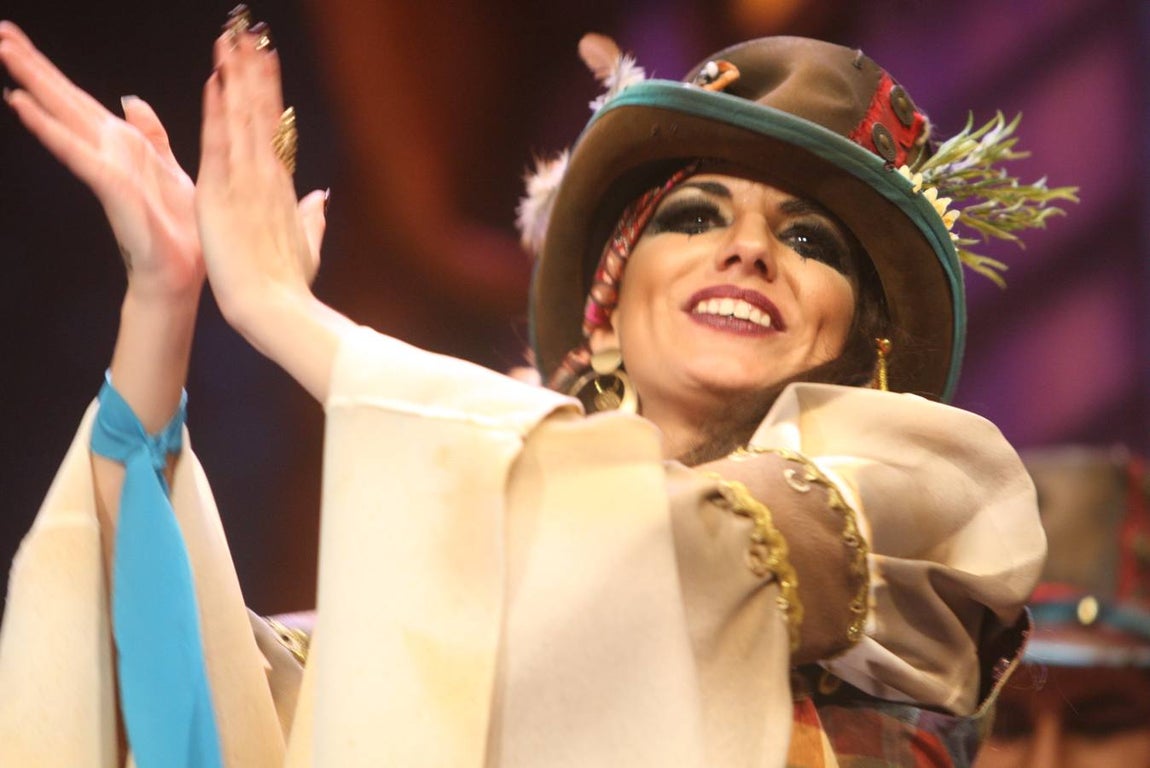 Comparsa La cara oculta de la luna - Carnaval de Cádiz 2018