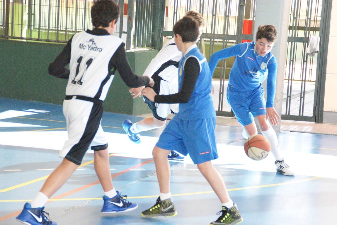 Las mejores imágenes del partido de baloncesto que enfrentó al San Agustín y al Miramadrid