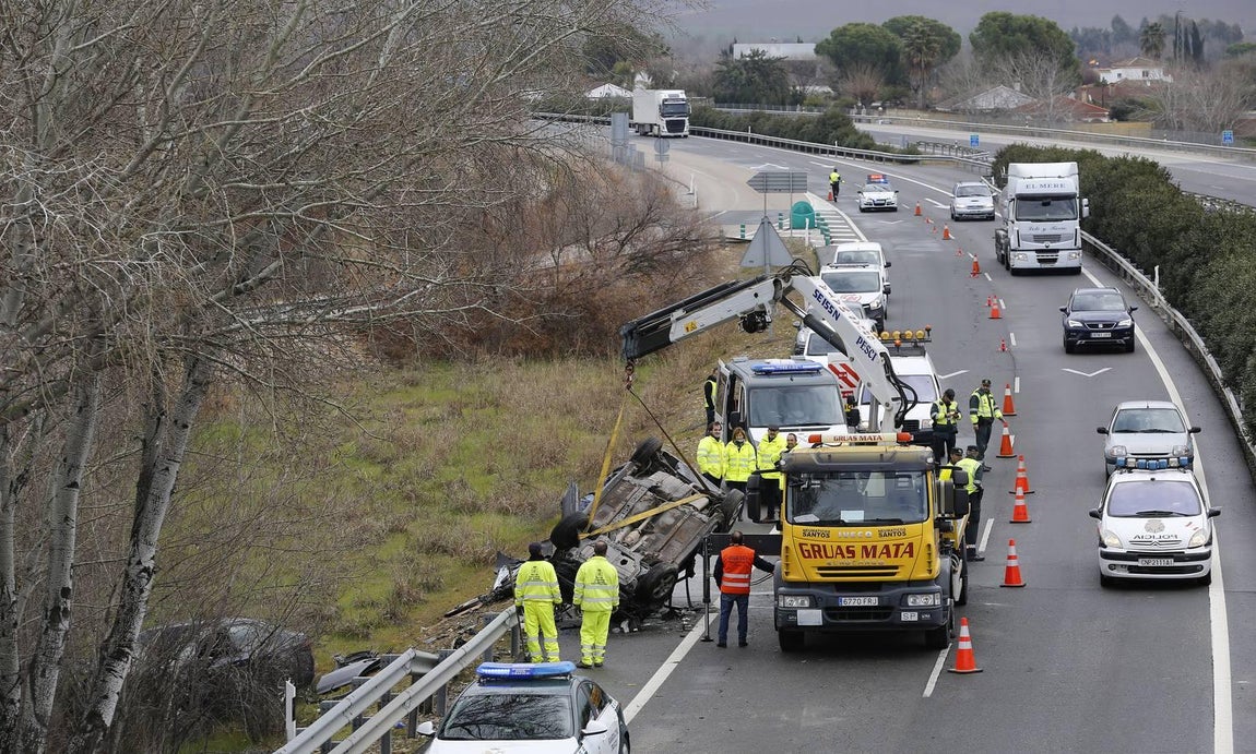 Las imágenes del accidente mortal en la A4 de Córdoba