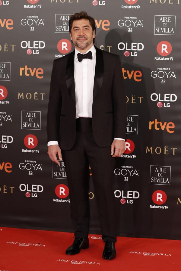 Los más clásicos. Javier Bardem optó por un esmoquin negro en seda con solapas redondeadas y pajarita de raso de Ermenegildo Zegna.