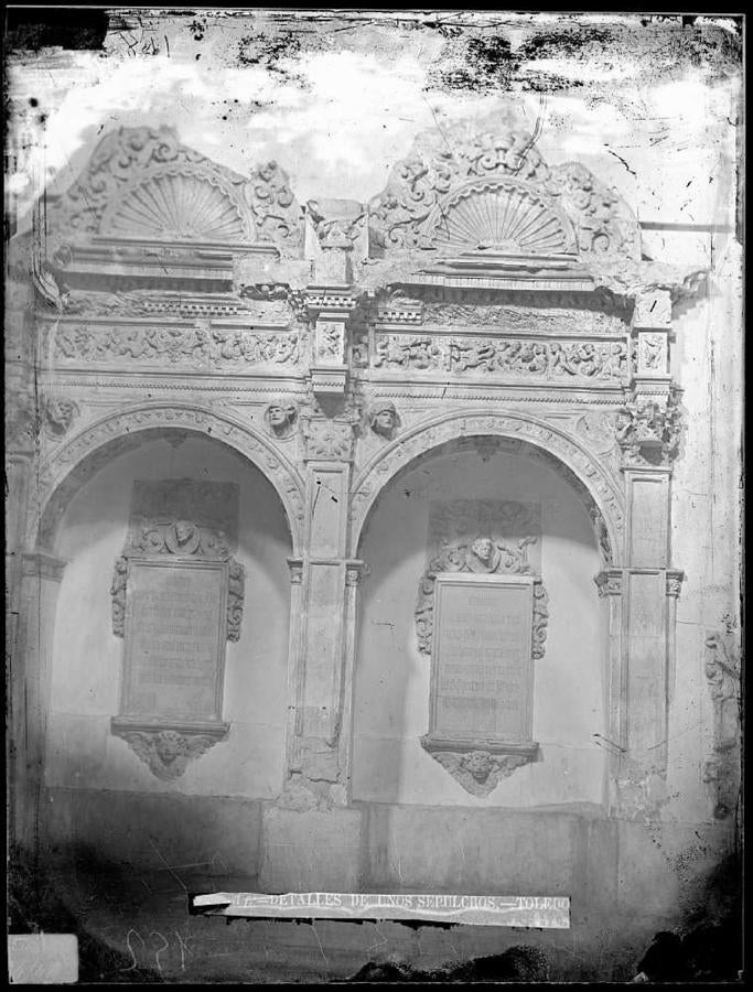 Capilla de San Pedro Mártir. Sepulcros de los condes de Melito. hacia 1880. Foto Casiano Alguacil. Archivo Municipal de Toledo. 