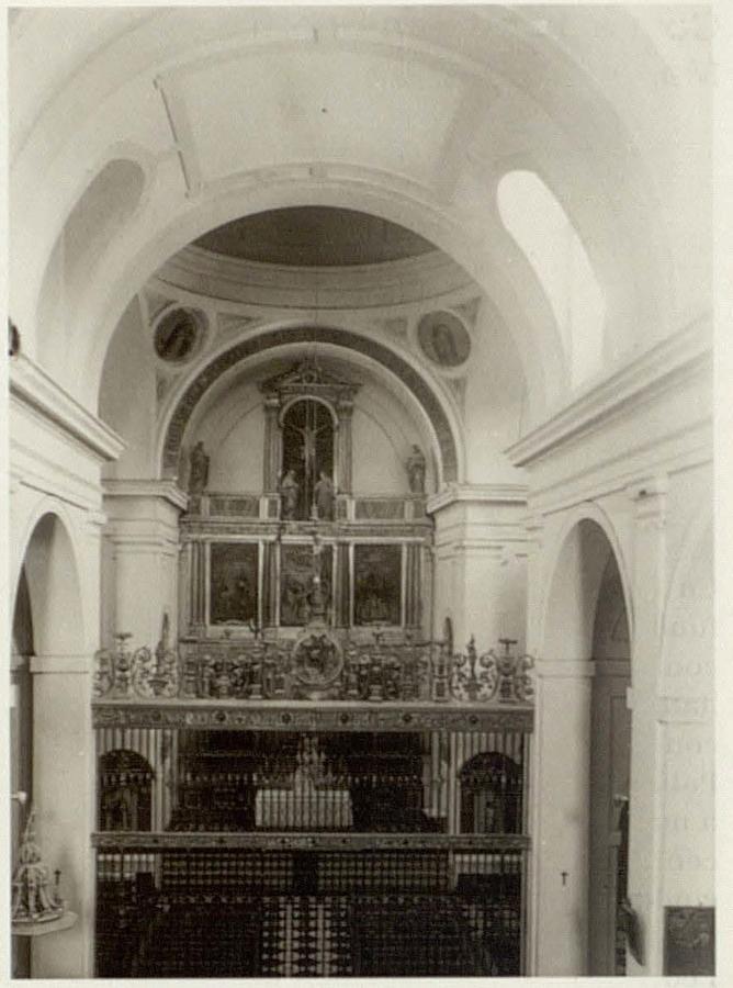 Interior de la capilla en una fotografía de Rodríguez. Archivo Histórico Provincial. 