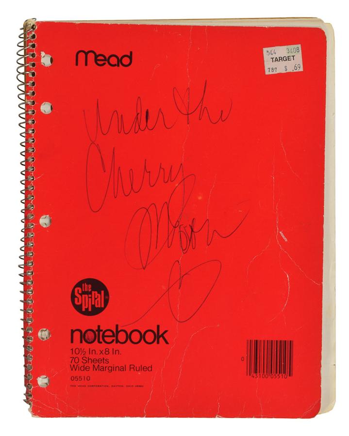 Cuaderno personal. Esta libreta contiene 8 páginas de trabajo del artista para la película «Under the cherry moon». Es un reflejo de su proceso creativo, entre las anotaciones se encuentra un diálogo, todo lo demás son ideas dispersas para la película. La casa espera que su precio supere los 20.000 euros