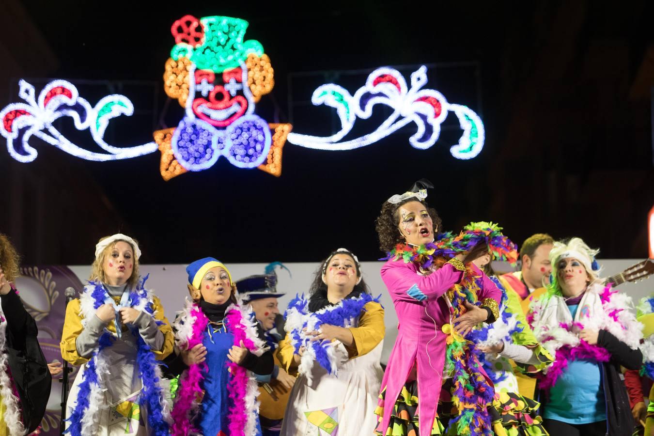 En imágenes, el Carnaval de Córdoba llega a la calle