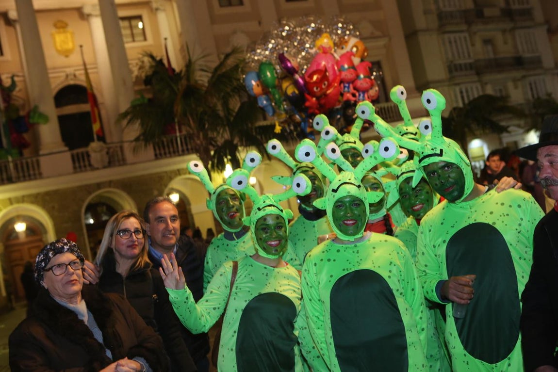 FOTOS: Gran ambiente en el pregón y en la 1ª noche de sábado de carnaval