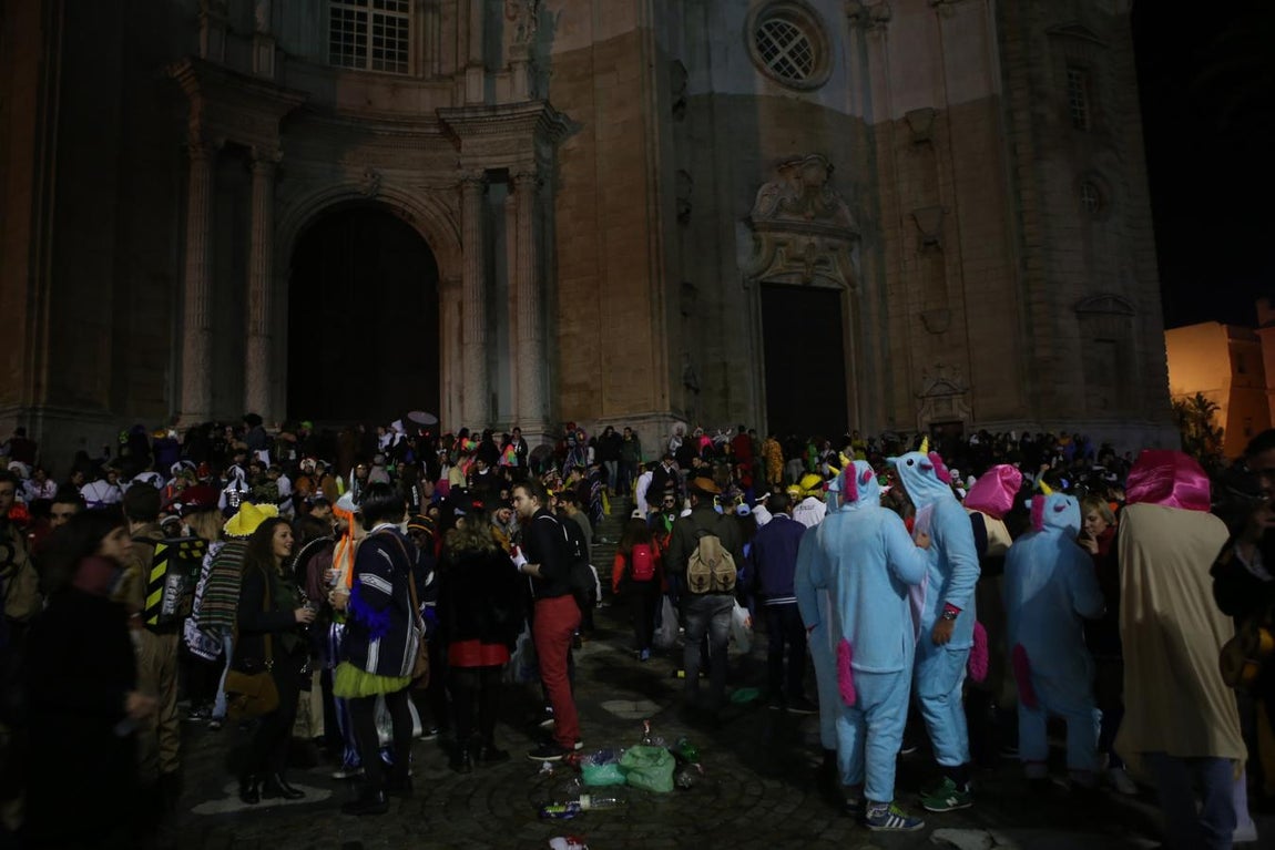 FOTOS: Gran ambiente en el pregón y en la 1ª noche de sábado de carnaval