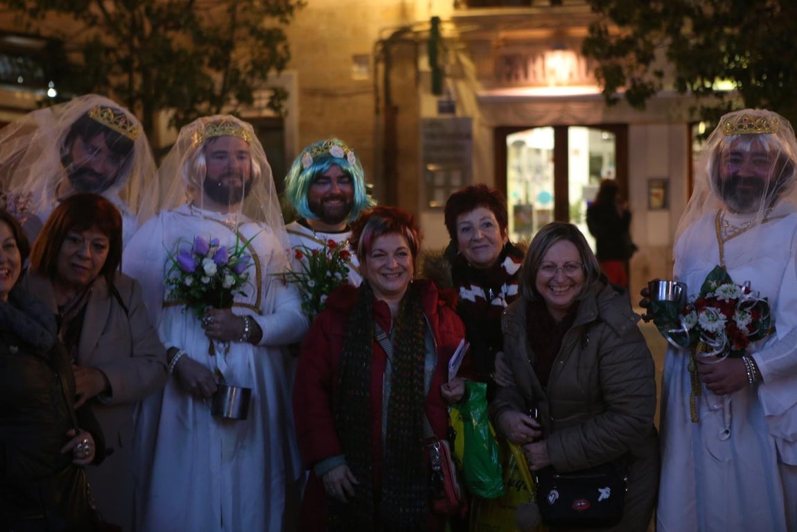 FOTOS: Gran ambiente en el pregón y en la 1ª noche de sábado de carnaval