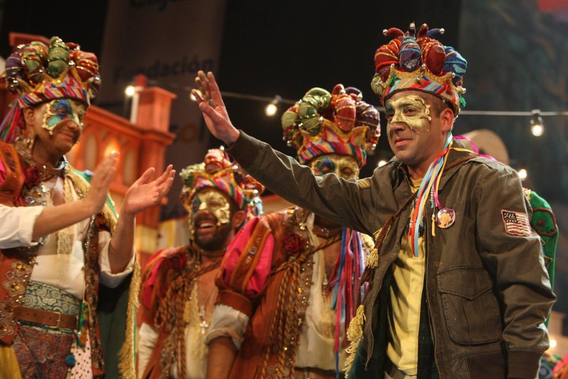 FOTOS: Comparsa El perro andalú en la Final del Falla. Carnaval de Cádiz 2018