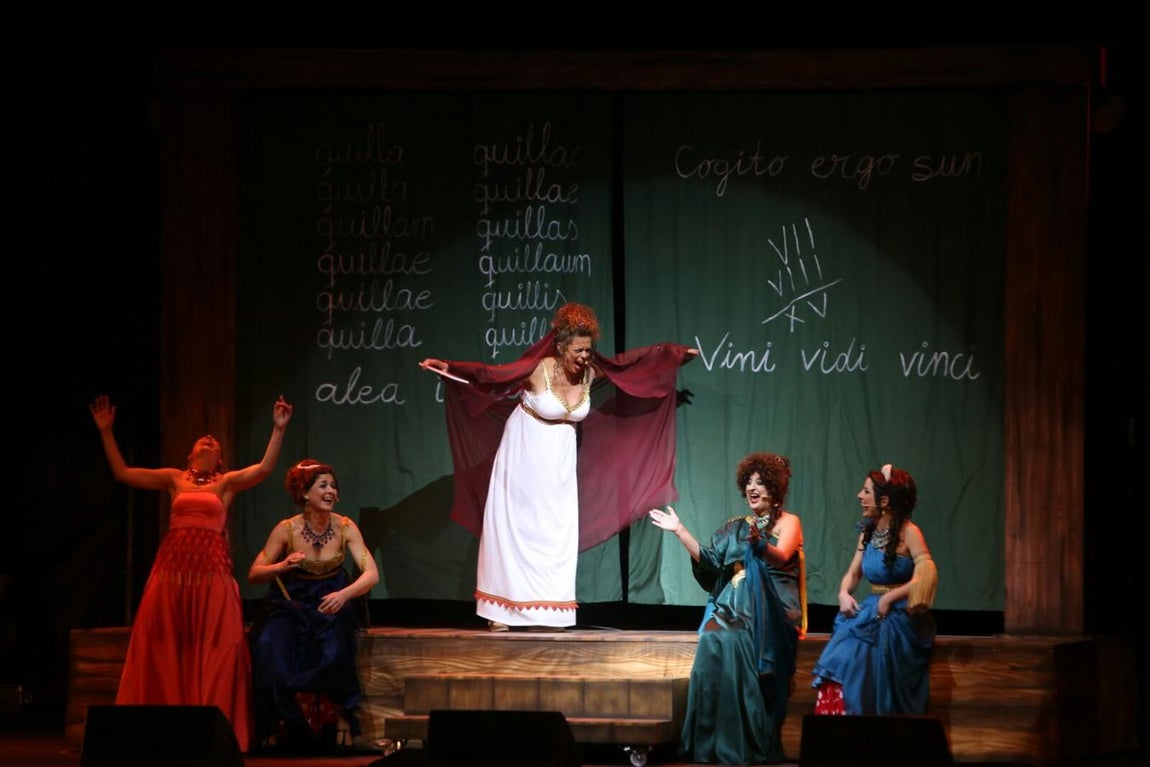 FOTOS: Gran ambiente en el pregón y en la 1ª noche de sábado de carnaval