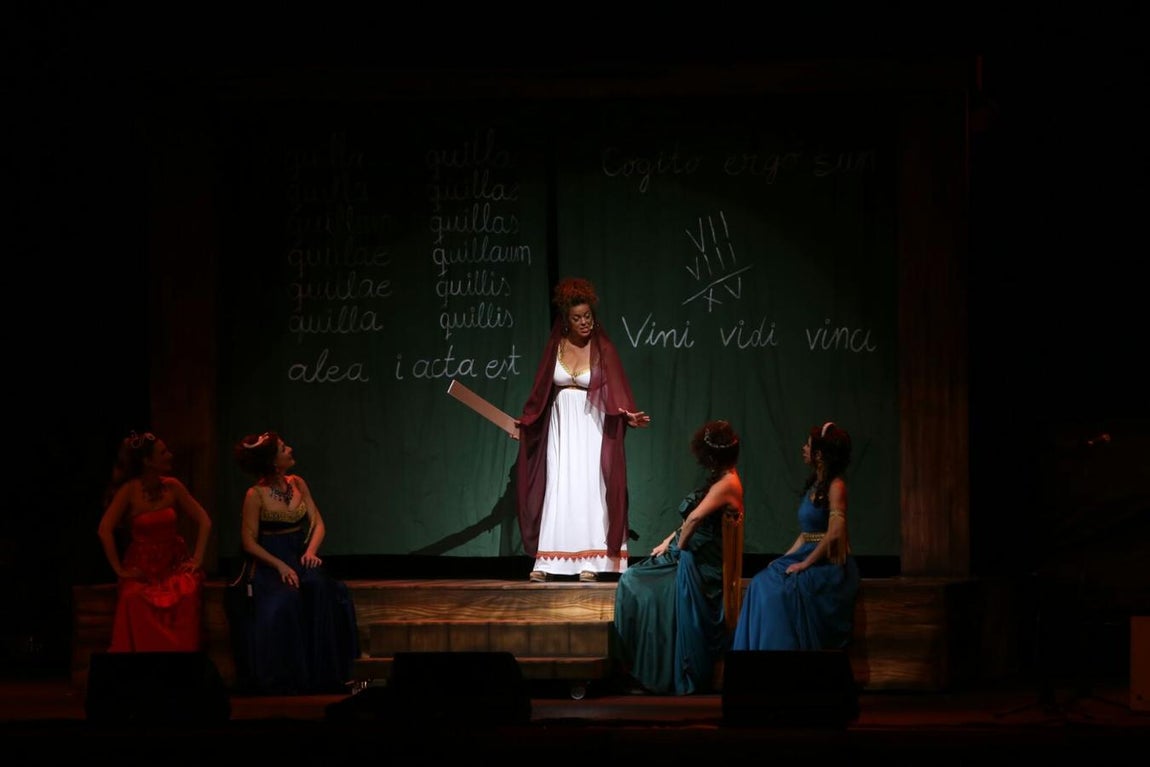 FOTOS: Gran ambiente en el pregón y en la 1ª noche de sábado de carnaval