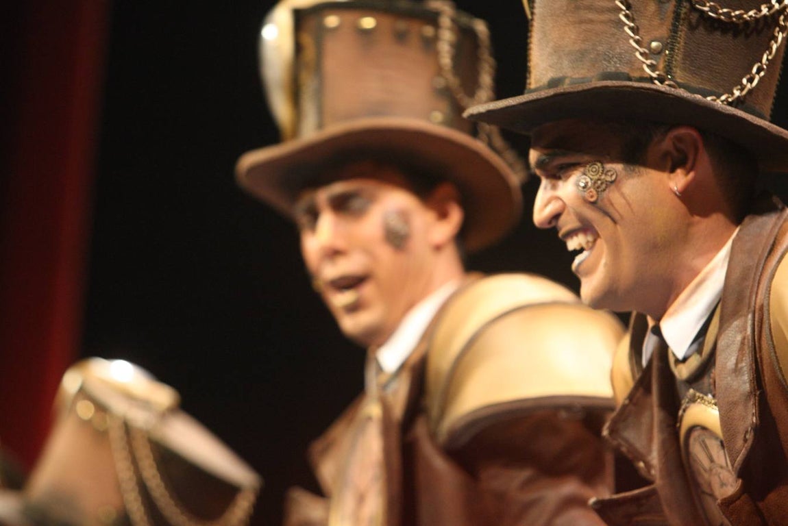 FOTOS: Comparsa Tic-tac, tic-tac en la Final del Falla. Carnaval de Cádiz 2018