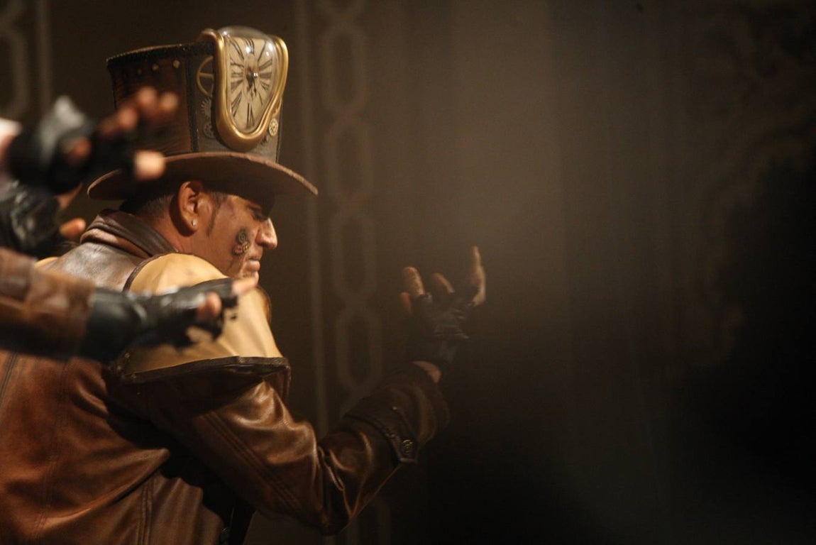 FOTOS: Comparsa Tic-tac, tic-tac en la Final del Falla. Carnaval de Cádiz 2018