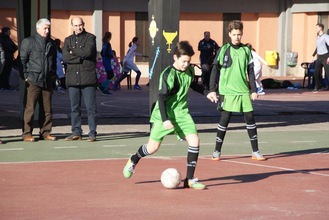 Las mejores imágenes del partido entre Virgen de Atocha &quot;B&quot; y Jesús Maestro &quot;A&quot;