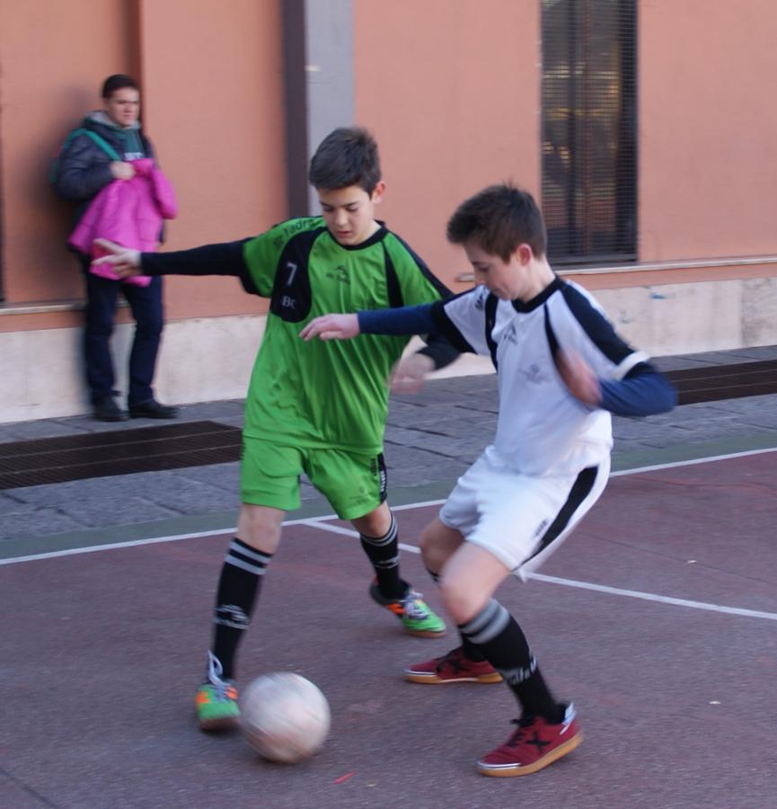 Las mejores imágenes del partido entre Virgen de Atocha &quot;B&quot; y Jesús Maestro &quot;A&quot;