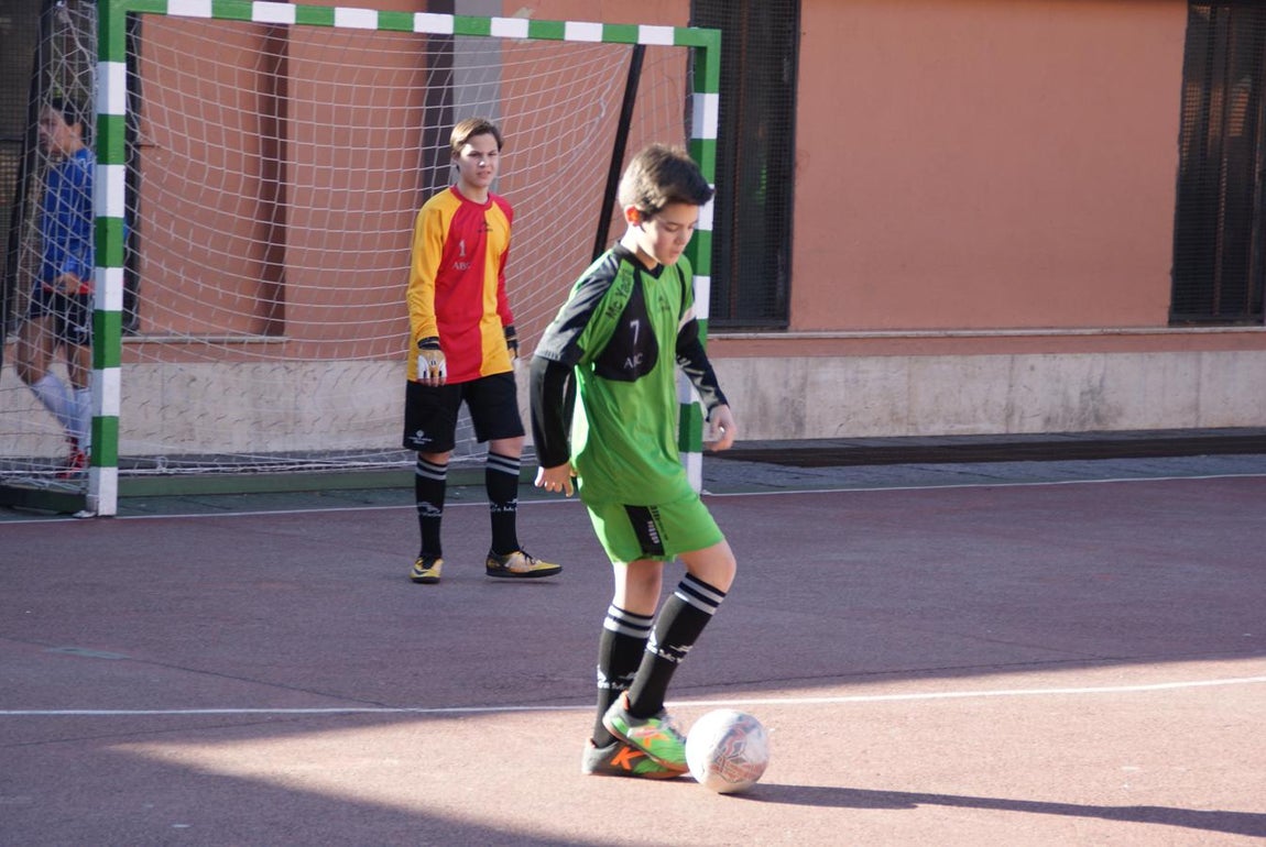 Las mejores imágenes del partido entre Virgen de Atocha &quot;B&quot; y Jesús Maestro &quot;A&quot;