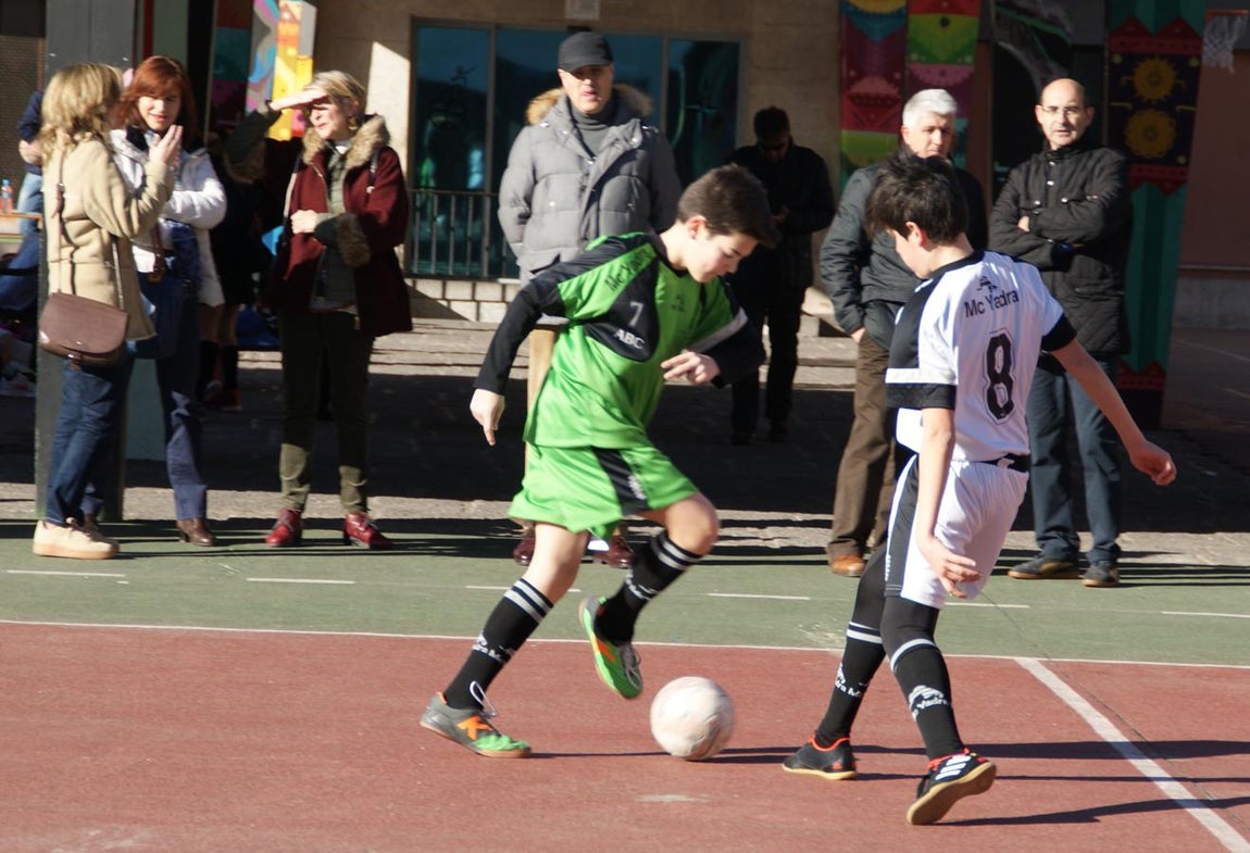 Las mejores imágenes del partido entre Virgen de Atocha &quot;B&quot; y Jesús Maestro &quot;A&quot;