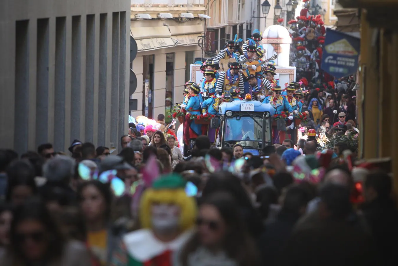 FOTOS: Calles abarrotadas de público en el primer Domingo de Carnaval