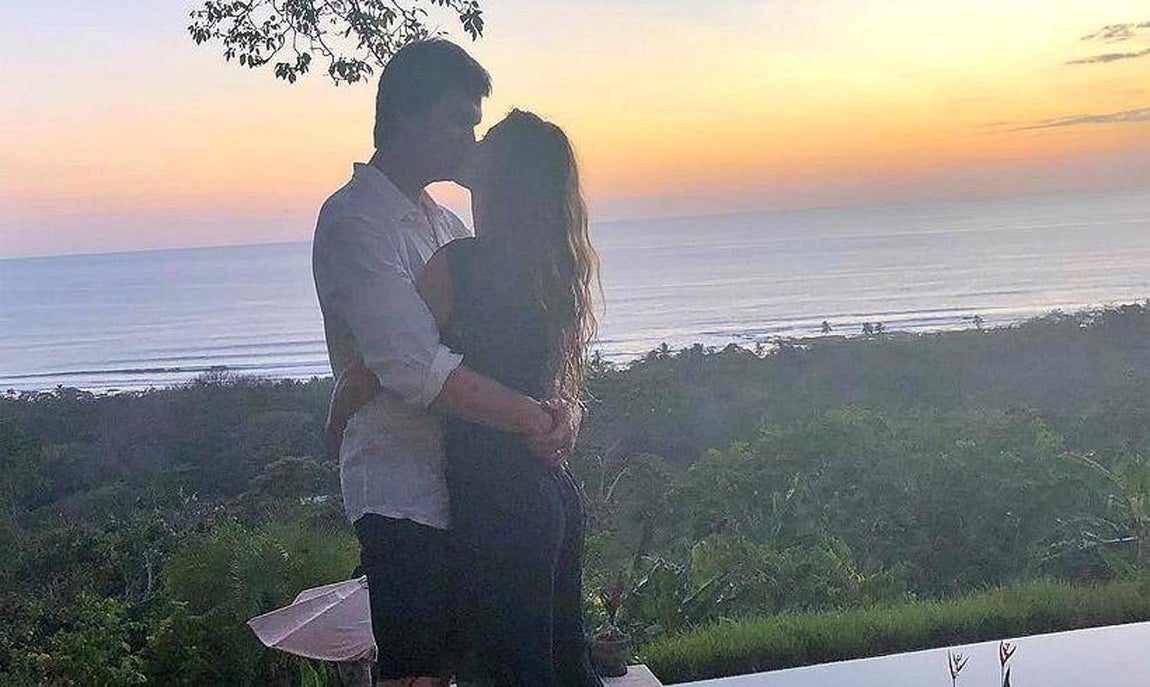 Gisele Bündchen, la medicina de Tom Brady. El deportista parece haber olvidado ya la derrota en la final de la Super Bowl. Ha vuelto a las redes sociales con esta idílica fotografía junto a su esposa