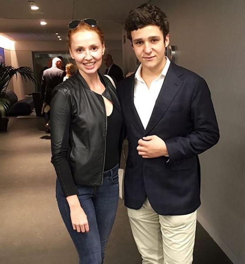 Cristina Castaño se encuentra Froilán. La foto que ha subido a Instagram es un guiño al primer capítulo de «Cuerpo de élite», la nueva serie de la actriz gallega. Castaño interpreta a una boina verde en la serie, cuya primera misión es rescatar al sobrino del Rey de España