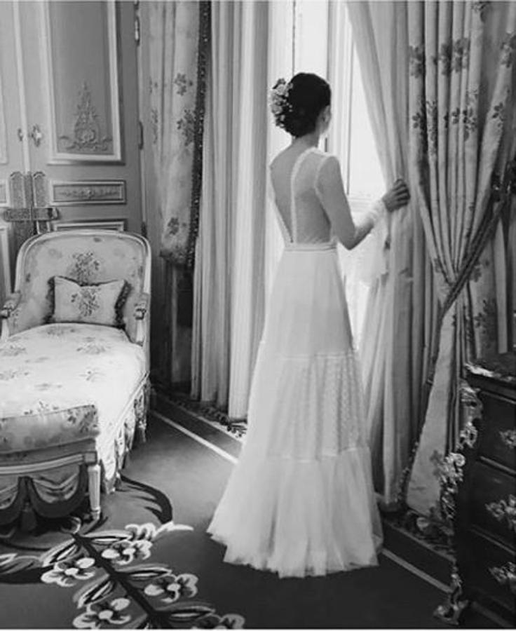 María Valverde, de novia. La actriz ha publicado en Instagram dos imágenes con un vestido blanco cuando se acerca su aniversario de boda con el director de orquesta venezolano