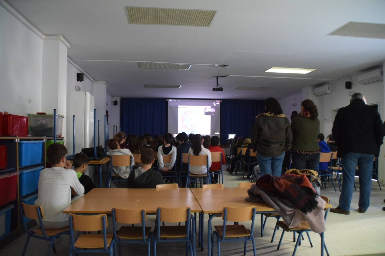 FOTOS: Alumnos del Almirante Laulhé contactan con la base de la Antártida