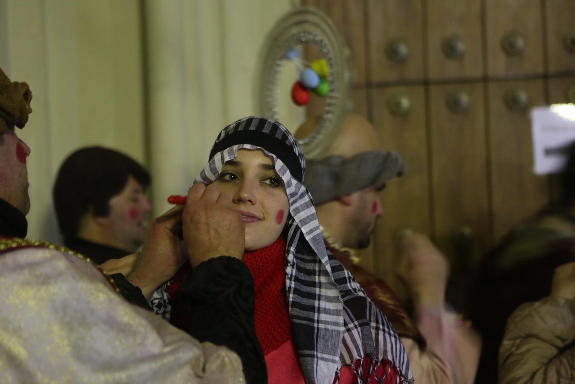 FOTOS: Ambiente en las calles de Cádiz el jueves de Carnaval