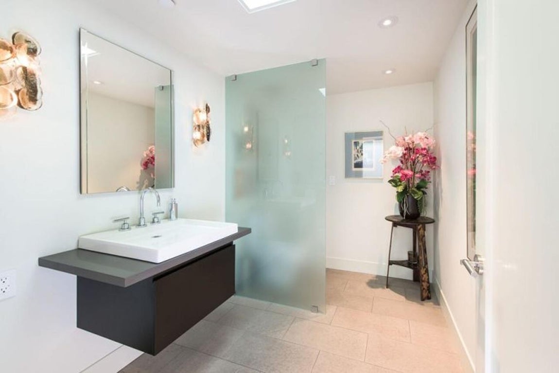 Cuartos de baño. La pareja utilizaba diferentes cuartos baños. Ambos están situados en la suite principal y cada uno de ellos tiene jacuzzi y baño de vapor