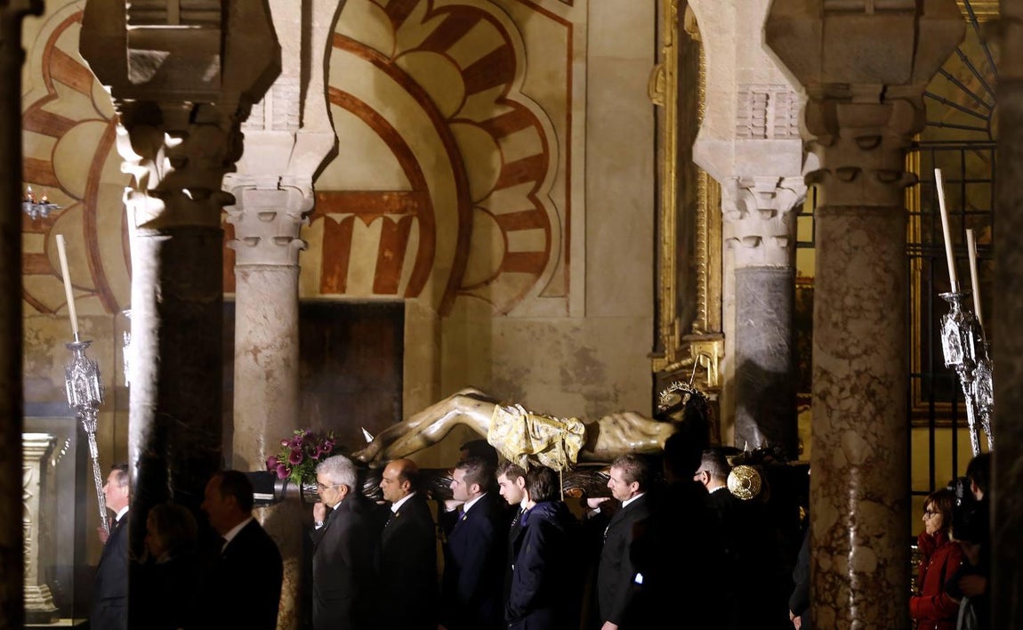 Las mejores imágenes del Vía Crucis de las Cofradías