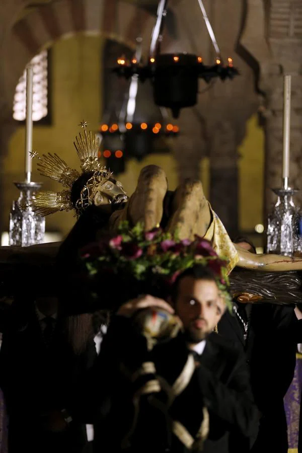 Las mejores imágenes del Vía Crucis de las Cofradías