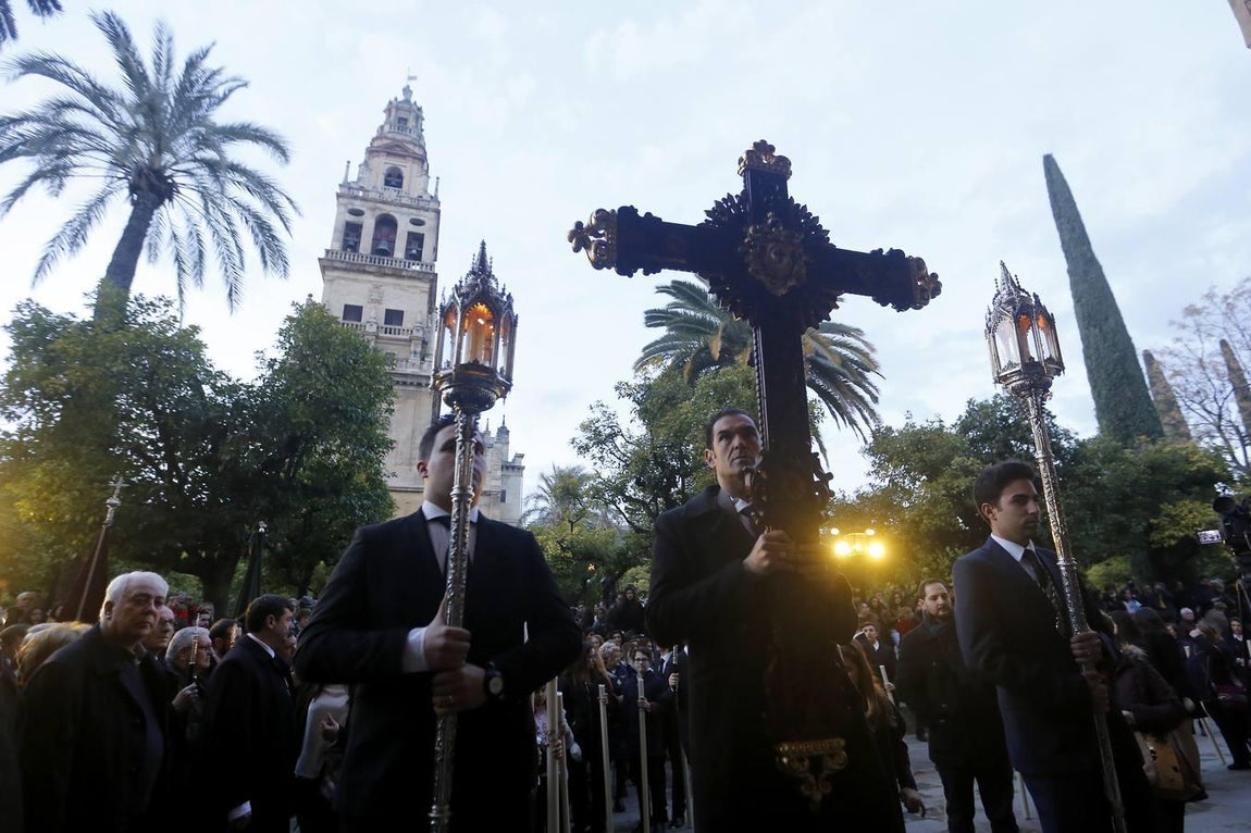 Las mejores imágenes del Vía Crucis de las Cofradías