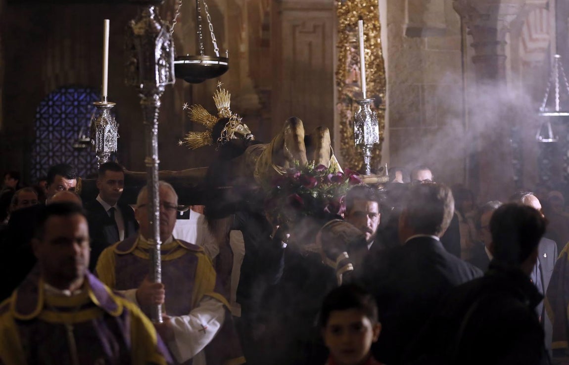 Las mejores imágenes del Vía Crucis de las Cofradías