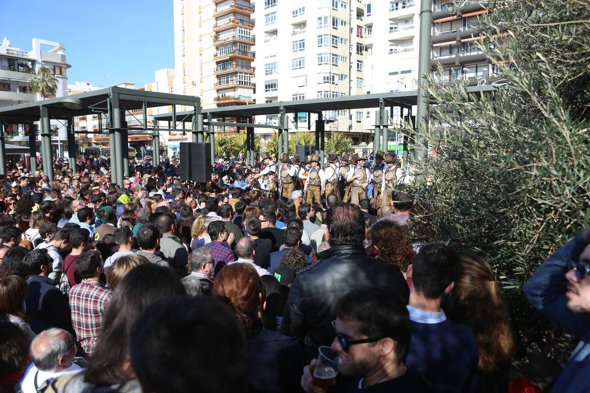 Las coplas conquistan el Paseo Marítimo de Cádiz