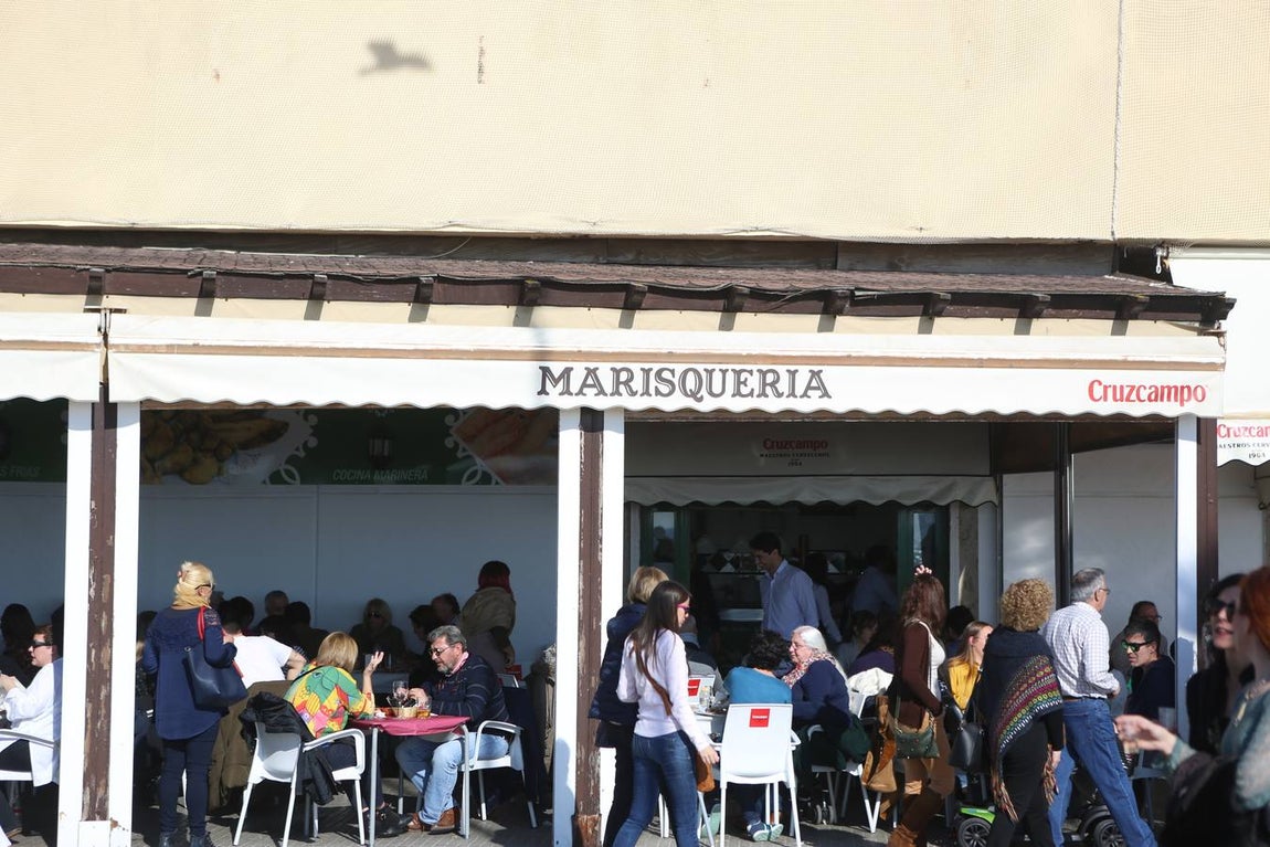 Las coplas conquistan el Paseo Marítimo de Cádiz