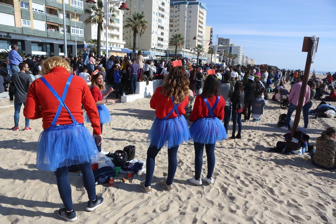 Las coplas conquistan el Paseo Marítimo de Cádiz
