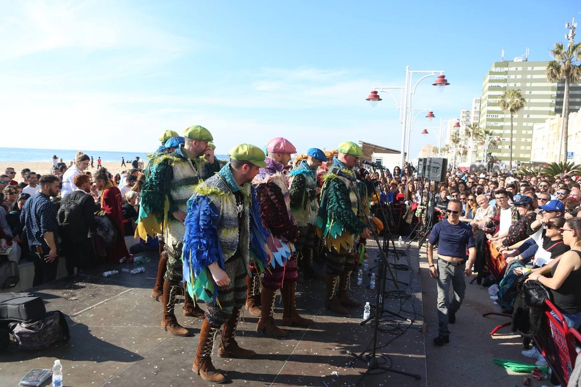 Las coplas conquistan el Paseo Marítimo de Cádiz