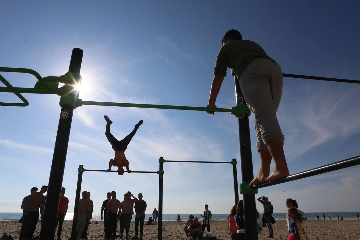 Las coplas conquistan el Paseo Marítimo de Cádiz