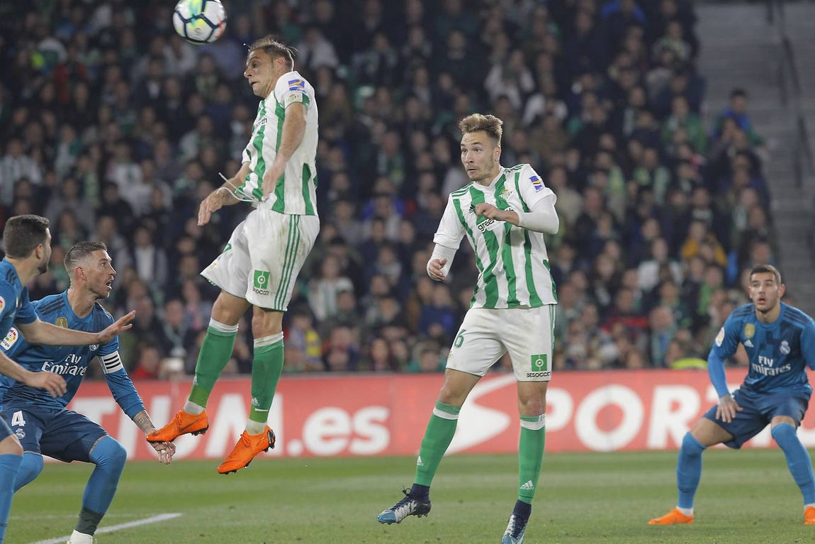 Las imágenes más trepidantes del Real Betis-Real Madrid (3-5)