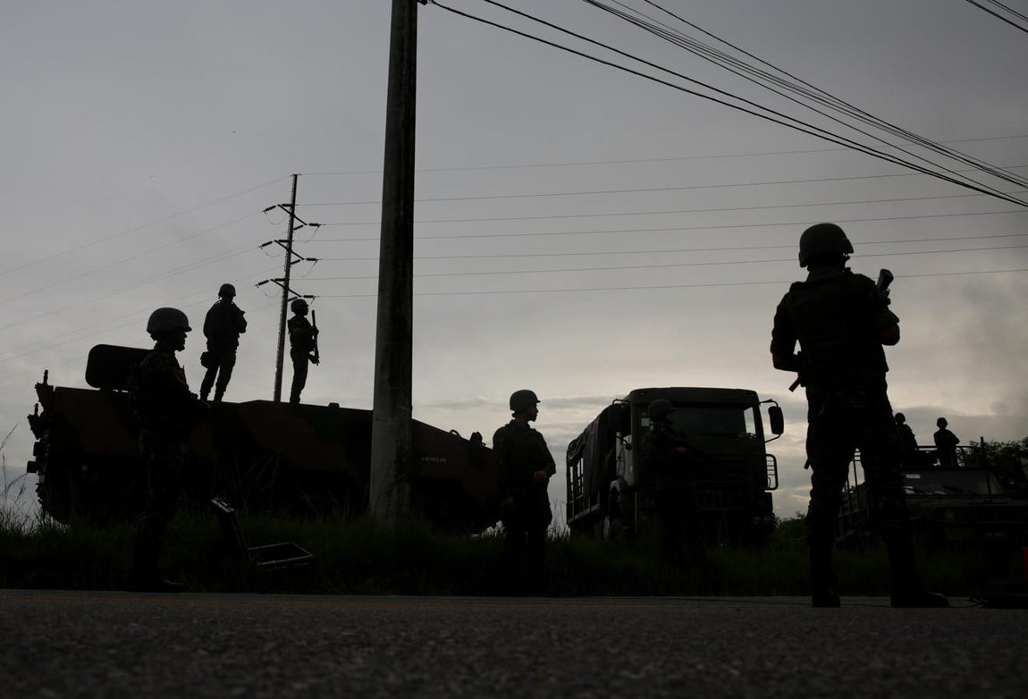 Guardia del ejército de Brasil en torno a las favelas de Río de Janeiro. 