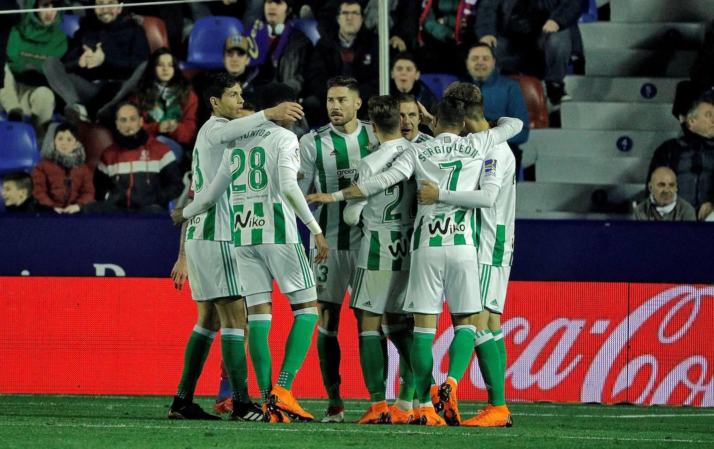 La victoria del Betis frente al Levante en imágenes