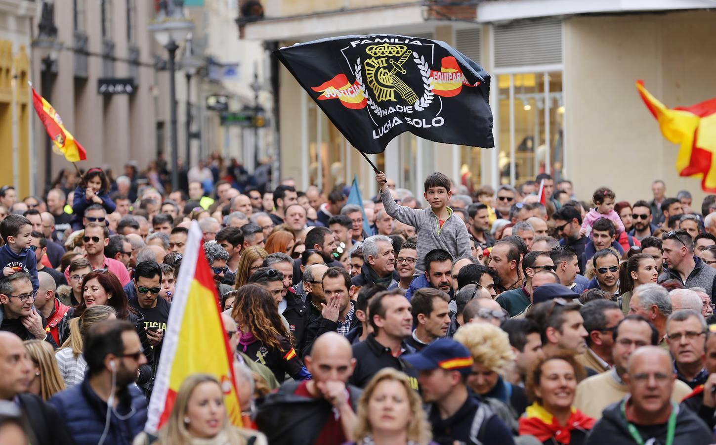 La manifestación de Córdoba por la equiparación salarial de policías y guardias civiles, en imágenes