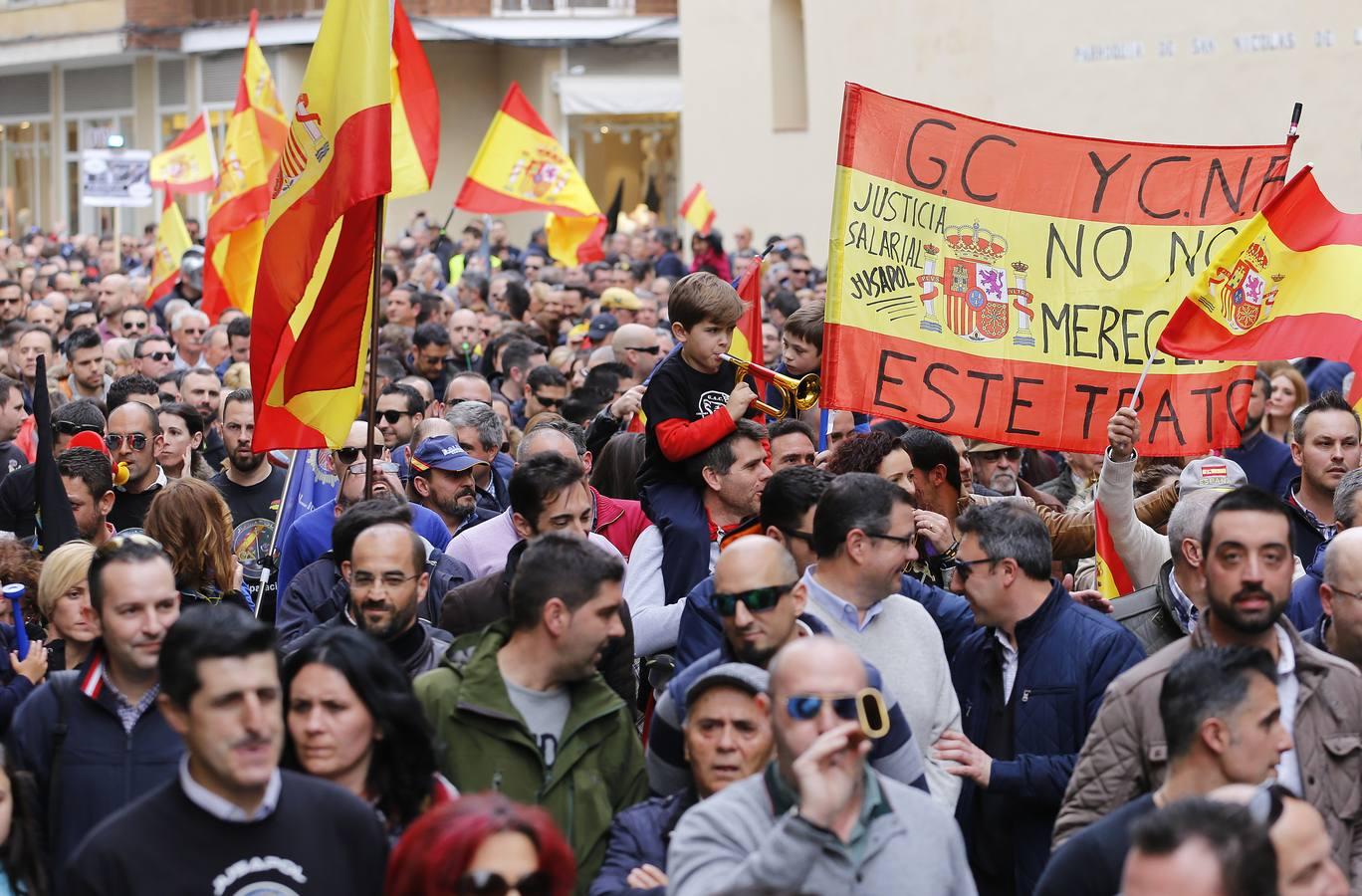 La manifestación de Córdoba por la equiparación salarial de policías y guardias civiles, en imágenes